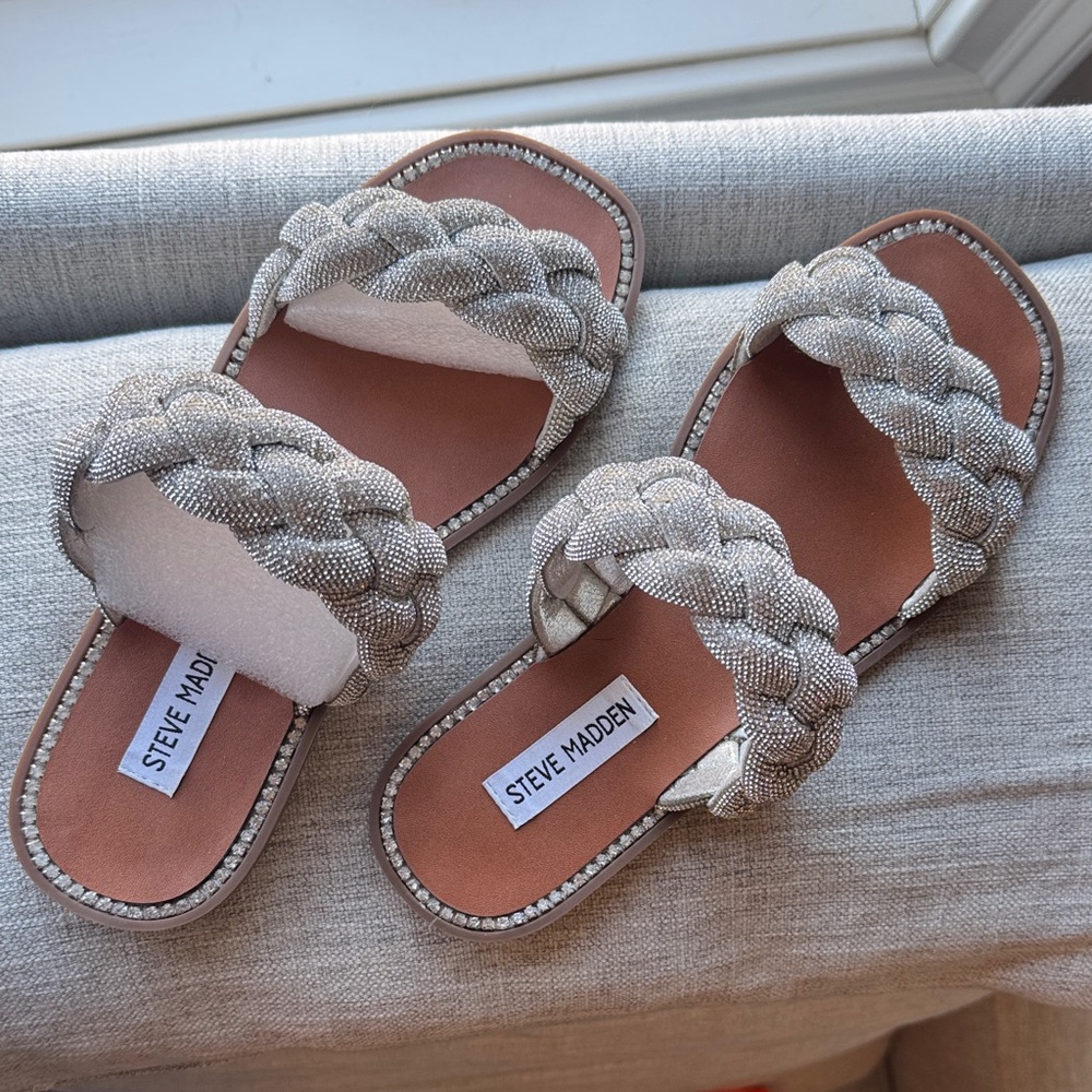 Steve Madden Women's Braided Newbie Sandals, Sz 8.5 Silver Sparkle with Gems 💎